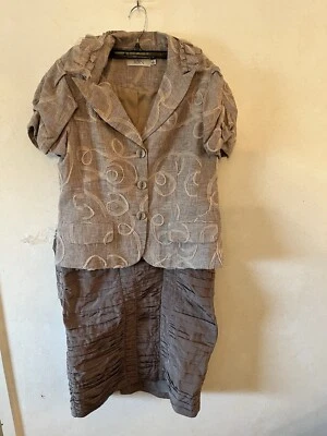 Teri Jon Mixed Media 2 Piece Skirt Suit Dress Sz 10 Euc Beige - Image 1 of 4
