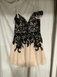 Bee Darling Partykleid schwarz und nude Größe 13/14 - Bild 1 von 3