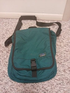 VINTAGE LL Bean Green Shoulder Crossbody Strap Travel Zip Pocket - Picture 1 of 12