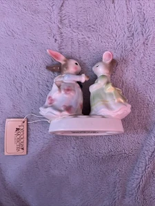 1980 PRECIOUS MOMENTS THE DAY I MADE PRESIDENT'S CLUB AVON FIGUR HASE/MAUS - Bild 1 von 5