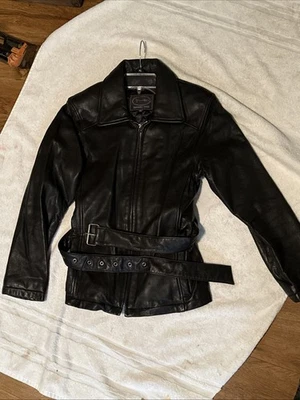 WOMEN’S TANNERY WEST BLACK LEATHER JACKET SIZE X-SMALL WITH BELT, 2 FRONT POCKET - Image 1 of 4