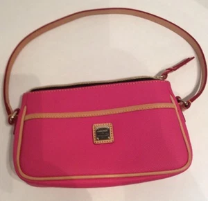 Dooney & Bourke En904HP Lola Pouchette Hot Pink Carley Collection Dooney & Bourke - Imagen 1 de 12