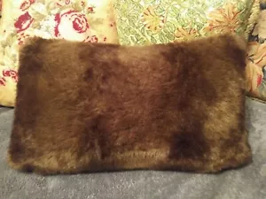ALMOHADA DE PIEL SINTÉTICA TAHARI MARRÓN 22"" × 13"" DECORACIÓN DE ACENTO - Imagen 1 de 2