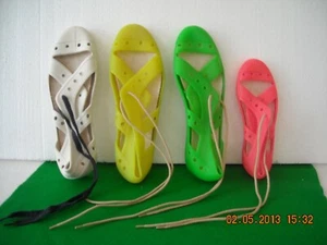 SCONTO 60% SCARPE GOMMA LACCI ASSORTITE X SCOGLIO ANNI '90 - Foto 1 di 1