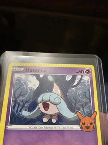 Pokemon TCG Promo Card SUPER RARE *CRIMPED* Error Card Halloween Hatenna - Picture 1 of 3