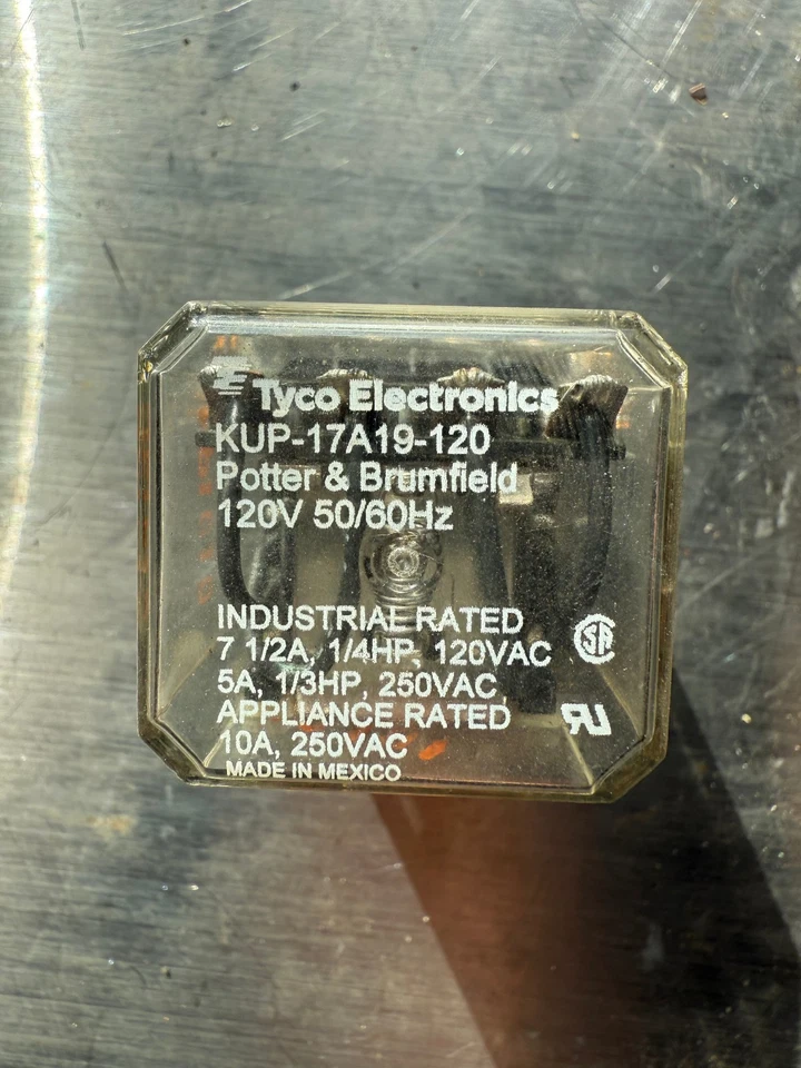 Tyco electronics KUP-17A19-120 5 amperios 1/3 HP Dispositivo clasificado Grupo de 10 relés Foto 1 de 4