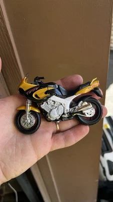 🏍️ Maisto Yamaha TDM 850 Motorcycle 1:18 Diecast Model Bike – Yellow/Black - Image 1 of 4
