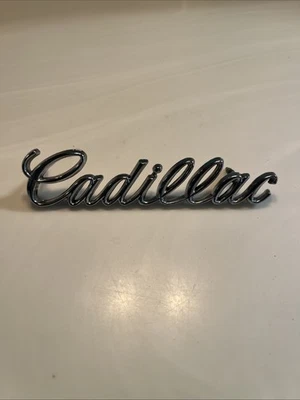 Cadillac Deville Fleetwood 1977-79 cabezal parrilla emblema # 1607891 **COMO NUEVO** Foto 1 de 4