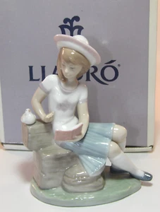 Lladro Days Of The Week Figurine 6024 Sundays Child Girl + Box 1990s Excellent - Picture 1 of 8
