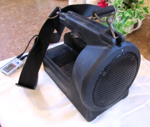 VINTAGE Wildlife Bird And Animal Caller Electronic Caller & MP3 Player - Picture 1 of 4