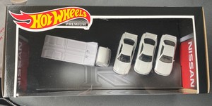 HOT WHEELS PREMIUM 2021 BOX SET NISSAN SKYLINE GT-R SG353