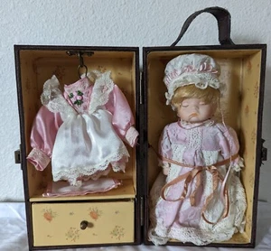 Vintage Trudy Traveler Blonde Baby doll with Wood Travel case - Picture 1 of 8