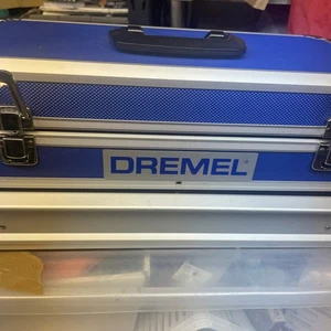 2 attrezzi Dremel con penna e accessori e anche punte nuove - Foto 1 di 17