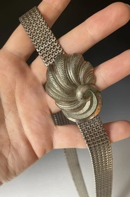 Antiguo cinturón Art Deco con solapa niña plateado Nautilus Shell neoclásico 30,5" Foto 1 de 4