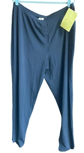 Zuda Plus Size 3X Stretch Leggings Pants Black Soft Silky Knit 32” Inseam NEW - Picture 1 of 3