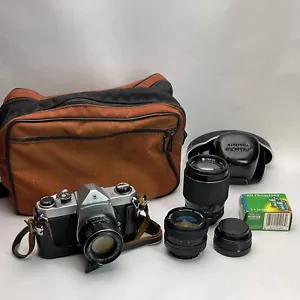 NICE 1960’s Pentax SP500 35mm Film Camera Bundle w/ 3 Lenses and Bag Tested - Picture 1 of 16