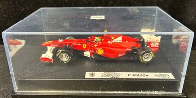 Hot Wheels Ferrari 150 Italia F. Massa модель автомобиля с чехлом - #1001 - Изображение 1 из 4