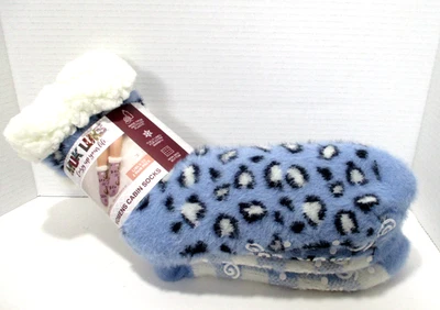 Paquete de 2 calcetines de cabina Muk Luks para mujer L/XL 9-10 azul leopardo y azul/blanco a cuadros Foto 1 de 4