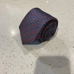 NWT Jos. A Bank Reserve Men’s Blue Red Geometric Silk Neck Tie 3 1/4 X 58 - Picture 1 of 4