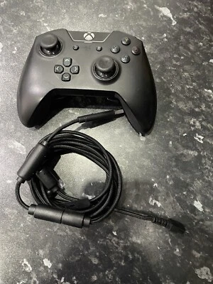 Razer Wolverine Tournament Edition Chroma Controller Pad Xbox One & PC - Image 1 of 4