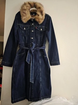 Chaqueta vaquera Levi's Longline piel recortada camionero bellissima-lavado medio  Foto 1 de 4