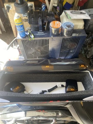 Luzes de cabine 2015-2019 Chevy/GMC Silverado/Sierra 2500HD 3500HD - Imagem 1 de 2