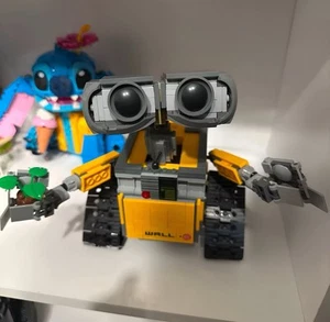 WALL·E DIY Robot Model Kit – 687 PCS Building Block Set for Display or Gift - Picture 1 of 8