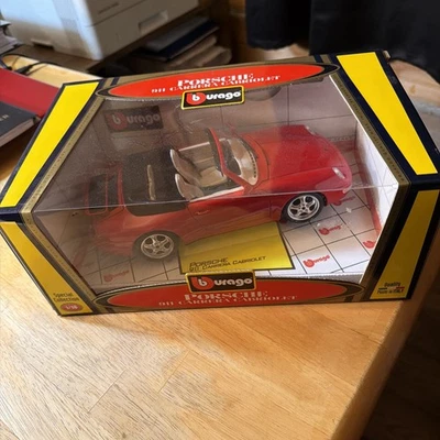 Burago Rojo Porsche 911 Carrera Cabriolet Escala 1/18 Diecast Metal. Nuevo Foto 1 de 4