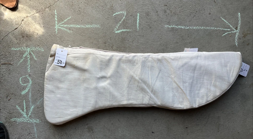 Media almohadilla Toklat con cubierta blanca 21” de largo Foto 1 de 1