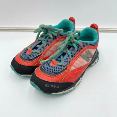 Tênis esportivo New Balance infantil multicolorido 801 todo terreno tamanho 10 IC801FR  - Imagem 1 de 4