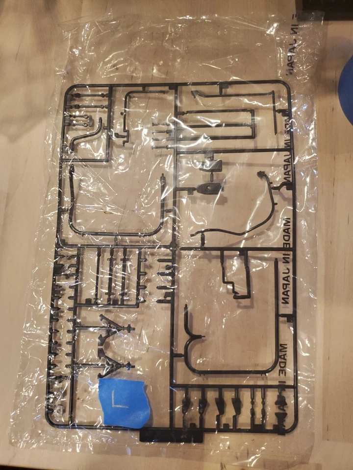 Testors doyusha otaki 1/12 countach l sprue partial - Image 1 of 1