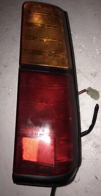 Luz trasera freno derecha Toyota Tercel Wagon 1983-1988 4x4 SR5 OEM Foto 1 de 4