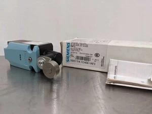 Siemens 3SE5 114-1CH02-1AF3 Position Switch, Roller Crank with LED, Limit Switch - Picture 1 of 6