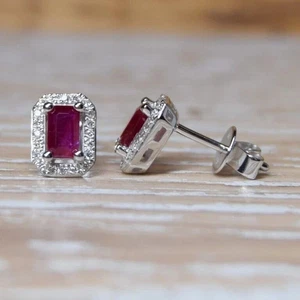 Pendiente de compromiso de boda de diamantes rubí creado en laboratorio corte esmeralda de plata 925 - Imagen 1 de 13