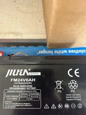 Batería de Scooter Subacuático (NUEVA) Batería: 24 Voltios y Recargable: Sin Cargador Inc. Foto 1 de 4