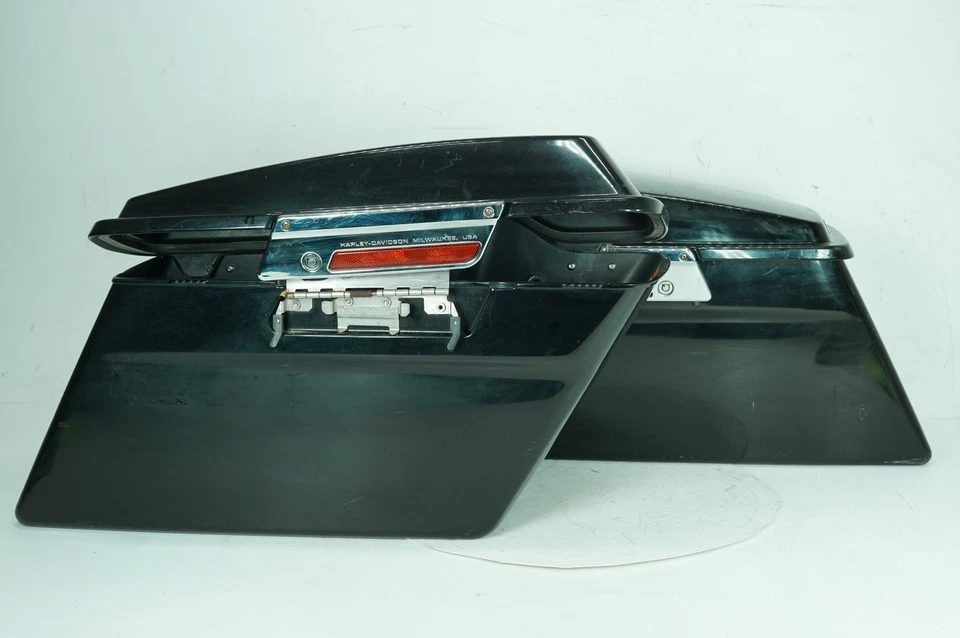 2008 Harley Touring FLHT Electra Glide OEM Left Right Saddlebags Luggage NOKey - Image 1 of 4