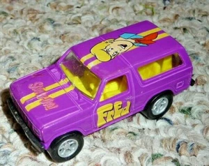 2001 SCOOBY-DOO FRED FORD BRONCO DIE CAST PINK SUV HANNA-BARBARA RACING CHAMPS - Picture 1 of 2