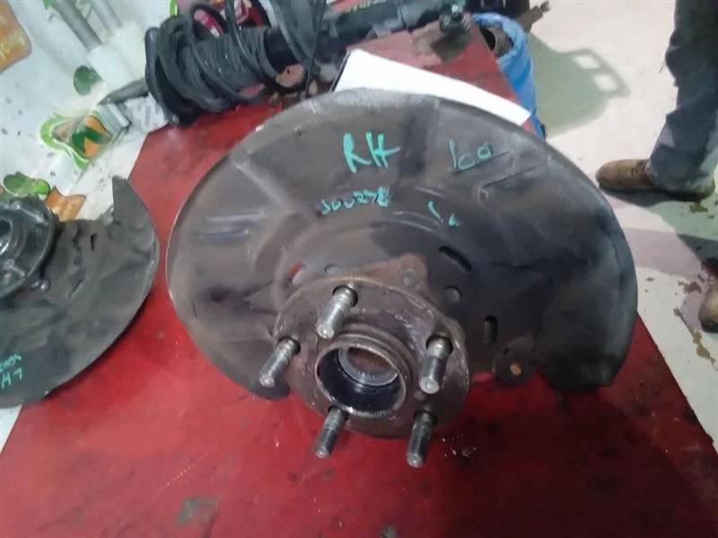 Subaru Forester 2009-2014 pasajero husillo delantero derecho nudillo OEM Foto 1 de 4