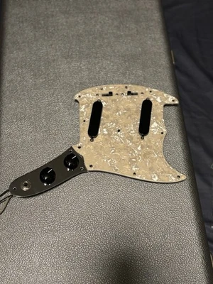 Golpeador Fender Custom Shop 1967 cargado y panel pastillas para heridas manuales!!! Foto 1 de 4