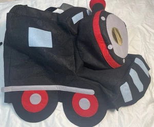 Disfraz de tren Pottery Barn para niños talla 4-6 motor Halloween niño pequeño vestir negro - Imagen 1 de 15