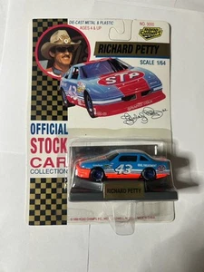 Road Champs Richard Petty 1992 #43 STP Grand Prix NASCAR 1:64 Diecast Vintage - Picture 1 of 1