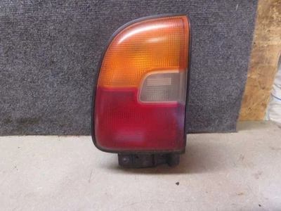 Luz trasera izquierda para conductores Toyota Rav4 1996-97 Foto 1 de 4