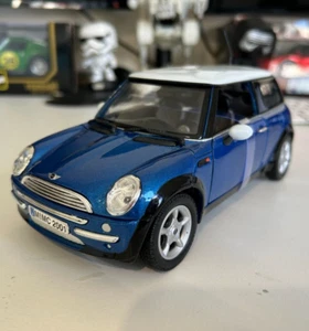 Motormax 1:18 Mini Cooper R50 Diecast Model Car - Boxed - Picture 1 of 11