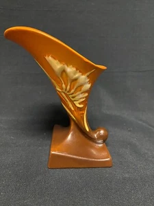 Roseville 197-6” Orange Freesia Flower Arts N Crafts Pottery Cornucopia Vase MCM - Picture 1 of 8