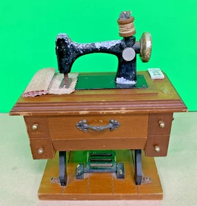 Vintage - Treadle Sewing Machine Music Box by Berkeley Designs - Buttons & Bows - Picture 1 of 12