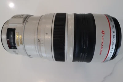 * USED * Canon EF 28-300mm f/3.5-5.6L IS USM Lens Great Condition - Image 1 of 4
