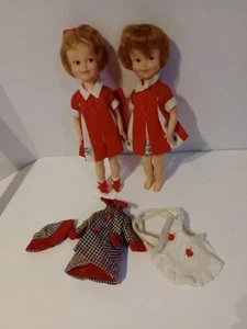 Lote de 2 muñecas Penny Brite vintage años 60 con vestidos rojos + abrigo, sombrero, abril 1963 - Imagen 1 de 14