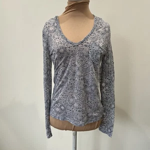Free People leichter blauer Burnout-Hoodie mit Blumendruck V-Ausschnitt Y2K Oberteil EUC XS - Bild 1 von 12