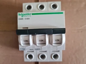 SCHNEIDER A9F77332 SCHUTZSCHALTER iC60N 3P C 32A. Neu - Bild 1 von 2