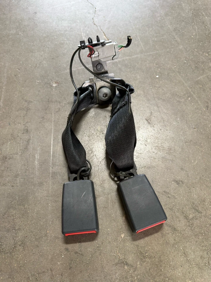 2019-2022 Ford Ranger Rear Double seat belt seatbelt crewcab Used OEM - Image 1 of 1